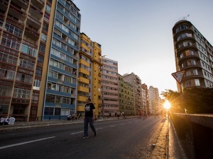 desmonte prédio colado ao Minhocão